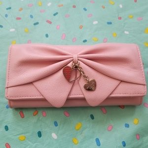 Damara Love pink bow wallet